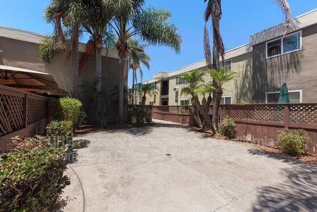 Building Photo - 6666 Beadnell Way