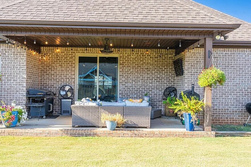 Building Photo - 127 Ashbey Cir