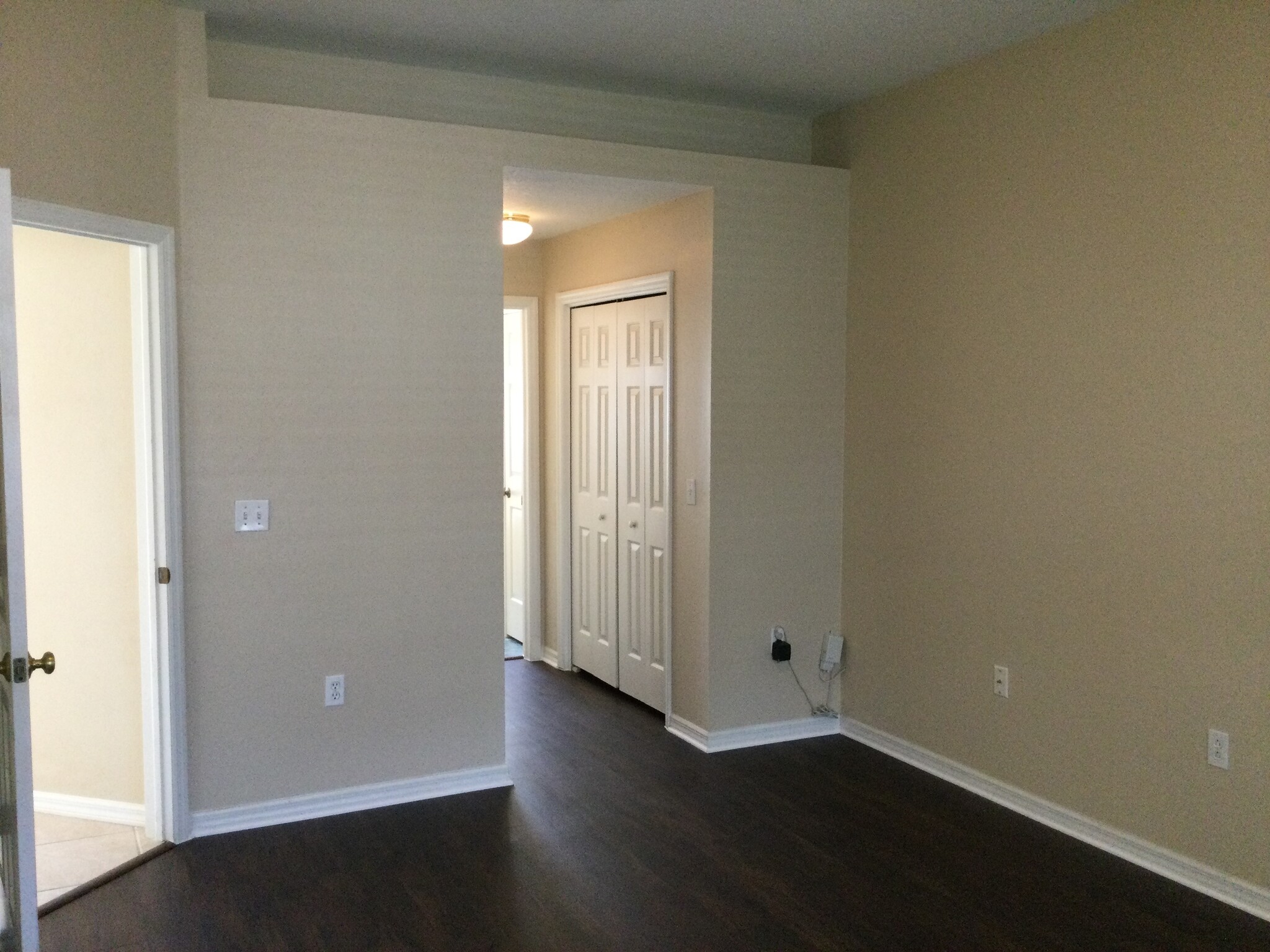 Building Photo - 2408 Groveway Dr