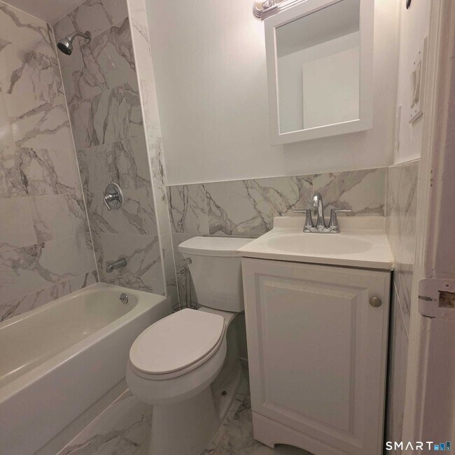 Building Photo - 124 Geddes Terrace