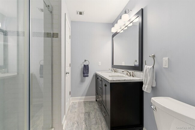 Building Photo - 11 Indian Trce