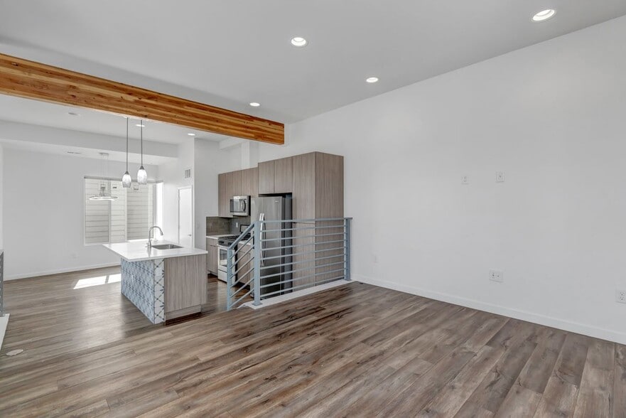 Building Photo - 1239 Tennyson St