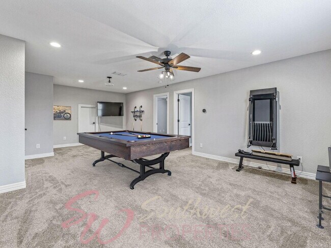 Building Photo - Stunning 5 bedroom, 3.5 bath in Elk Ridge Estates!