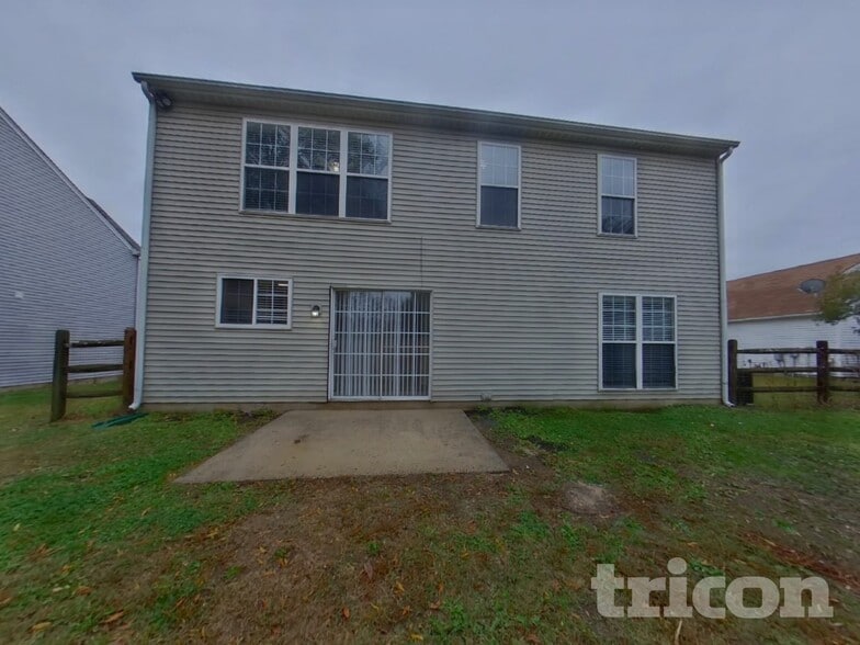 Building Photo - 2016 Mallard Woods Pl