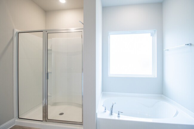 Building Photo - 5468 Overland Dr