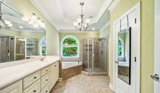 Building Photo - 732 Glass St NW