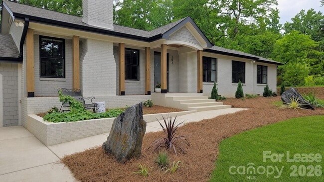 Building Photo - 152 Vernon Dr