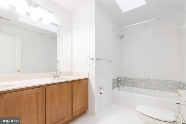 Building Photo - 3905 Woodreed Dr