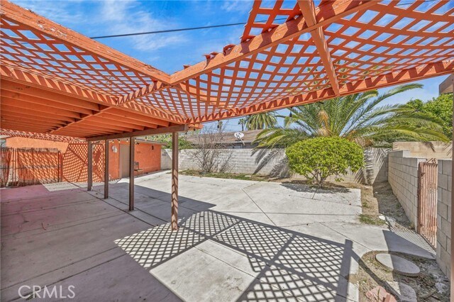 Building Photo - 9417 Mango Ave