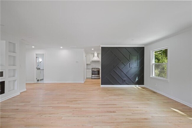 Building Photo - 1967 Sumter St NW