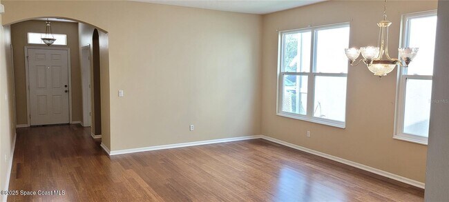 Building Photo - 1721 Saffron Plum Ln