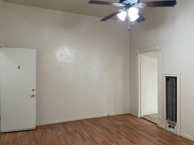 Building Photo - 2404 K St