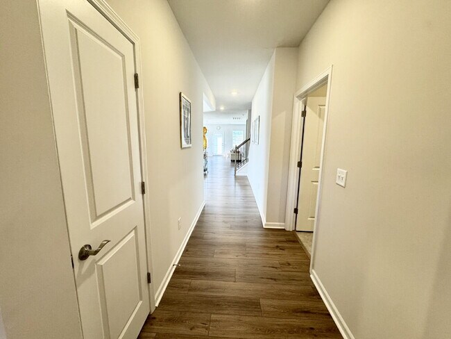 Building Photo - Spacious 4-Bedroom Home w/ 3 Full Baths on Somerset Lane in Central, SC