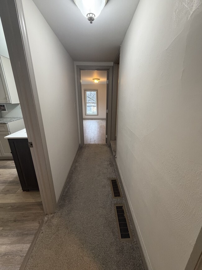 Building Photo - 34 N Lee St