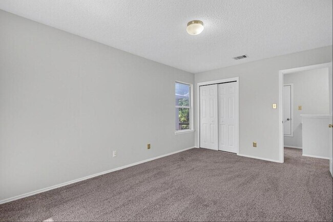Building Photo - 1410 Green Terrace Dr