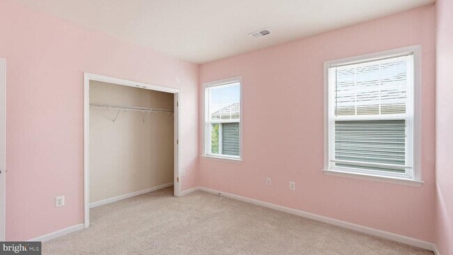Building Photo - 424 Alder Dr