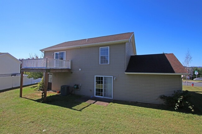 Building Photo - 1340 Stonechris Dr