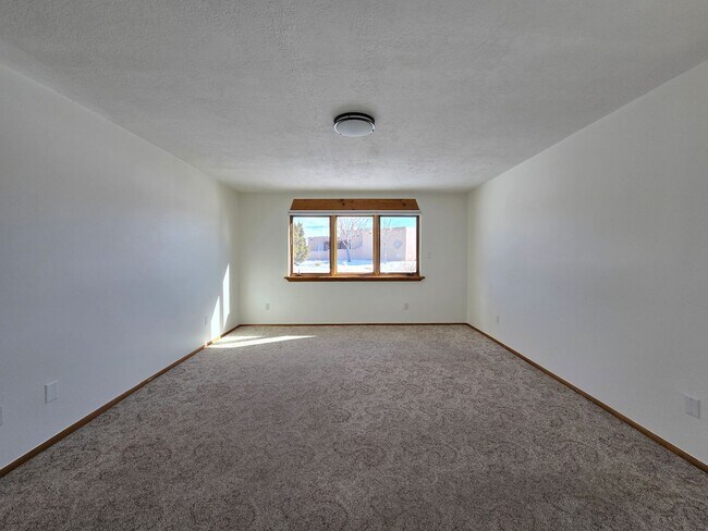 Building Photo - 19 Camerada Rd