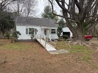 Building Photo - 826 W Terrell St