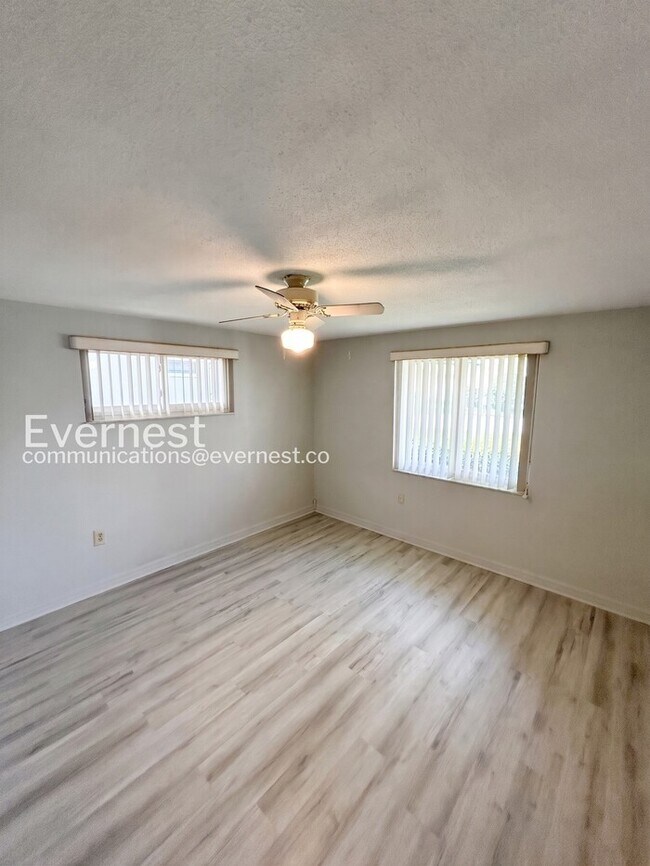 Building Photo - 7810 Cayuga Dr