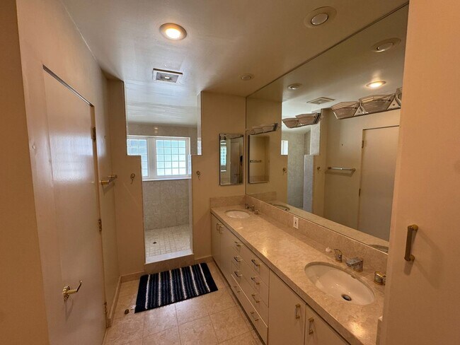 Building Photo - Coming Soon! Cozy home in South Pasadena.