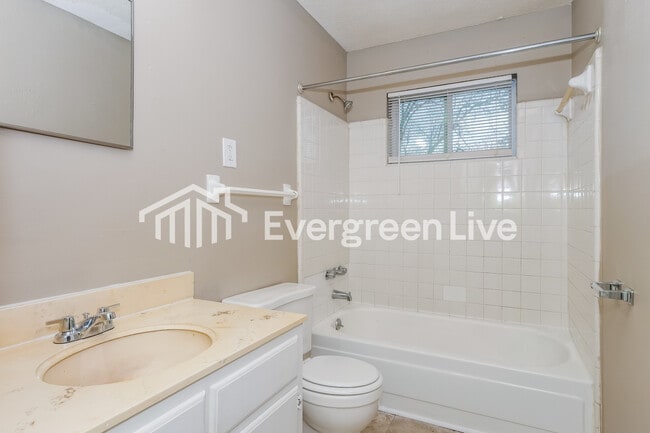 Building Photo - 3316 Sweet Springs Dr