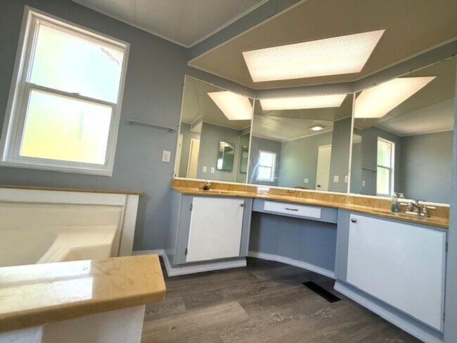 Building Photo - MF Home 3 Bedroom 2 Bath Dayton OR