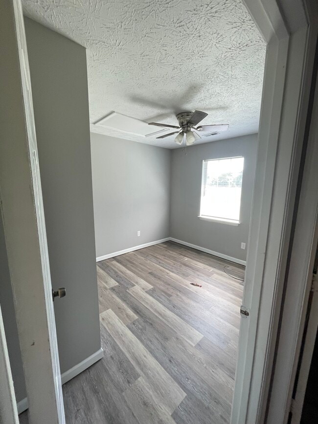 Building Photo - 355 Hurst Ln
