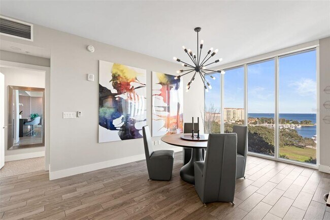 Building Photo - 176 4th Ave NE