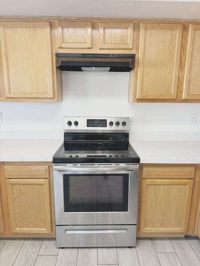 Building Photo - 4 BED, 2.5 BATH HOME IN CIRCLE CROSS RANCH SAN TAN VALLEY, AZ