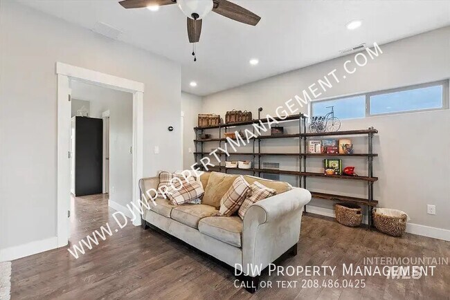 Building Photo - 10979 W Leilani Dr