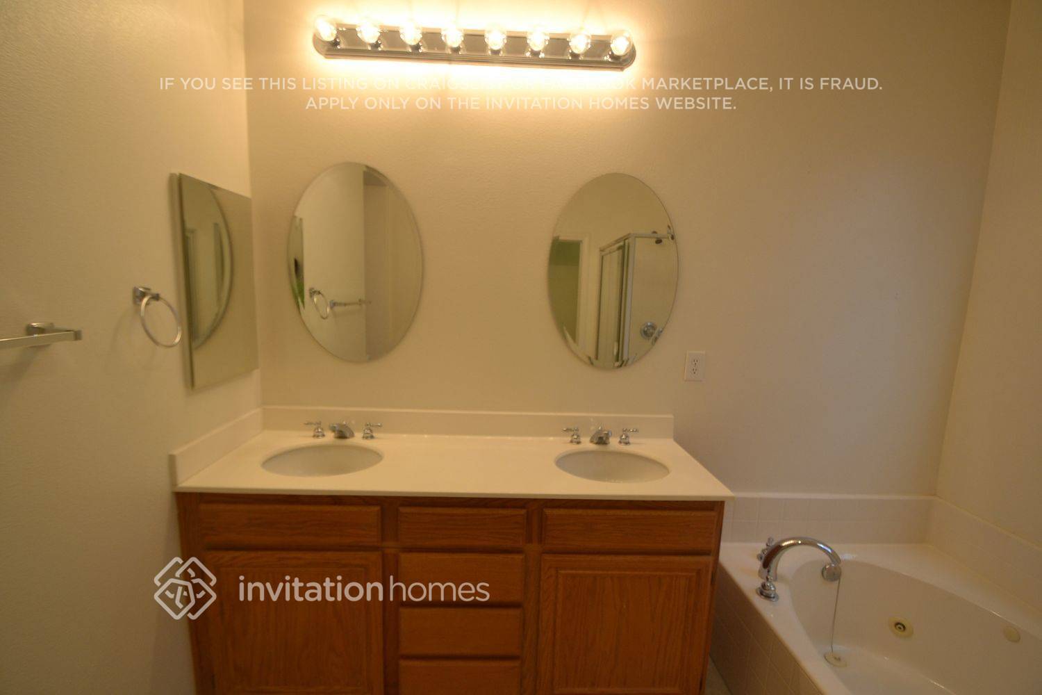 Building Photo - 4308 Vahan Ct