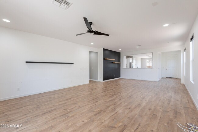 Building Photo - 9570 W Whispering Wind Dr