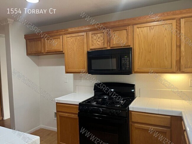 Building Photo - 1554 Torbay Ct