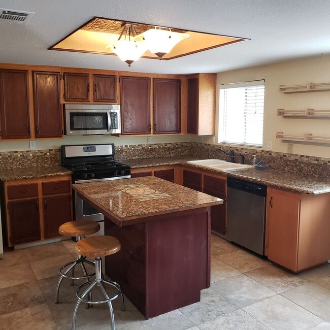 Building Photo - Beautiful home for rent in Jurupa Valley