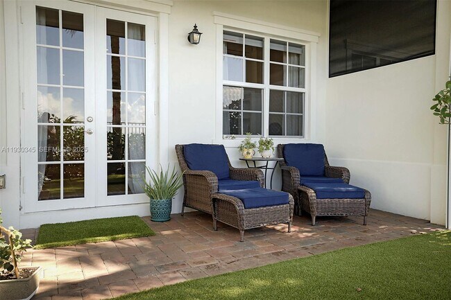 Building Photo - 140 Ocean Breeze Dr