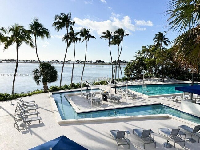 Building Photo - 2333 Brickell Ave
