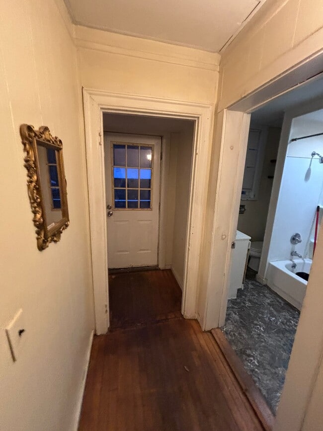 Building Photo - 9 Urquhart St