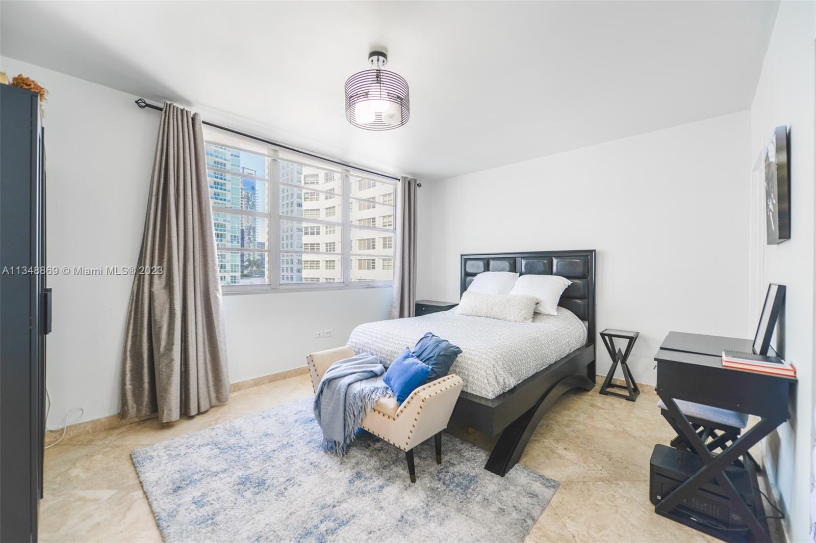 Building Photo - 905 Brickell Bay Dr