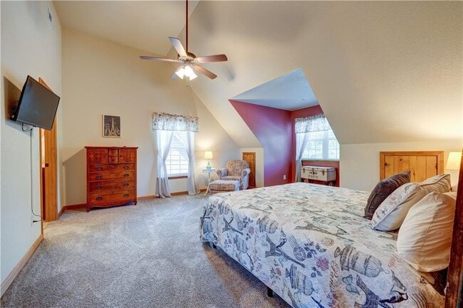 Building Photo - 495 Chicory Dr E