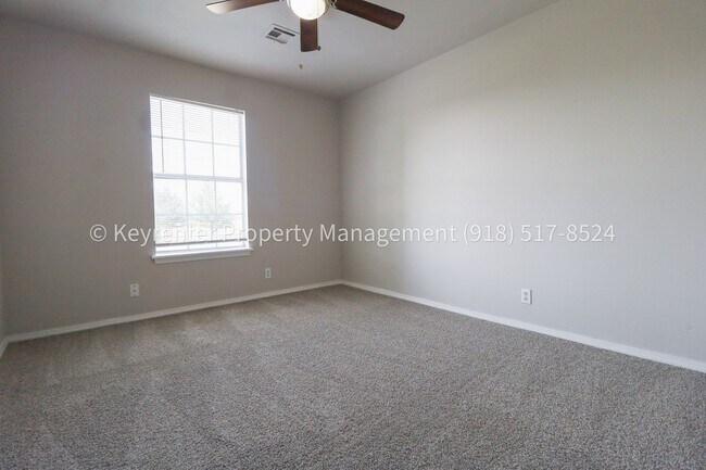 Building Photo - 3 Bed | 1.5 Bath in Central Tulsa!