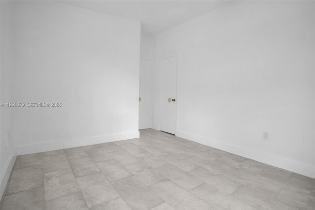 Building Photo - 6339 SW 32nd St