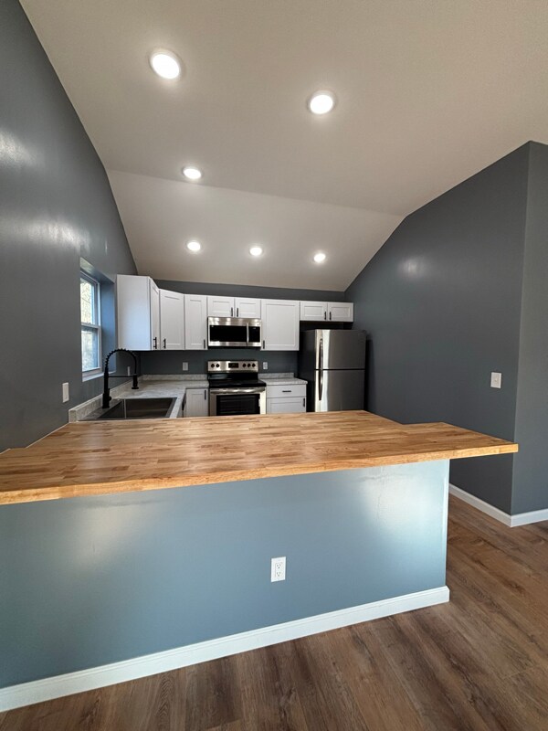 Building Photo - 3685 E Brutus St