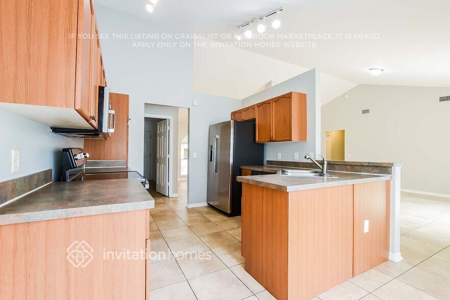 Building Photo - 13518 Biscayne Dr