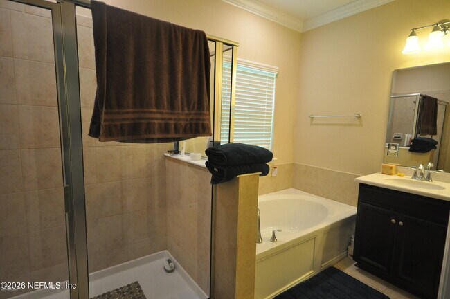 Building Photo - 16120 Blossom Lake Dr