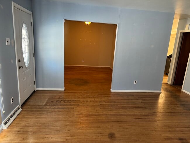 Building Photo - 49 Harvard Rd