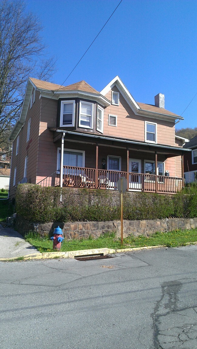 Front Porch - 174 Jackson St