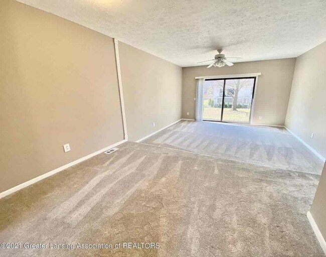 Building Photo - 2052 Blue Lac Dr