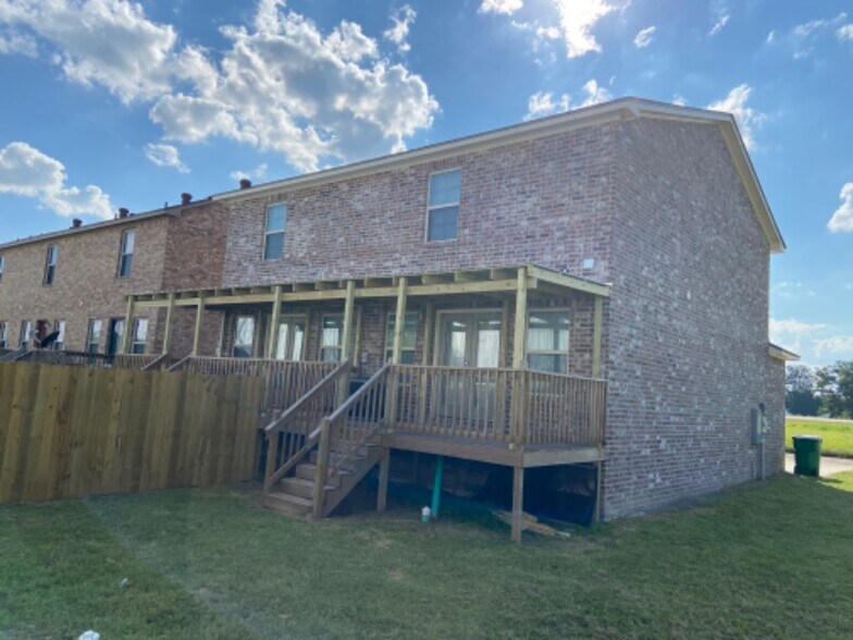 Building Photo - 1307 Oil Center Dr