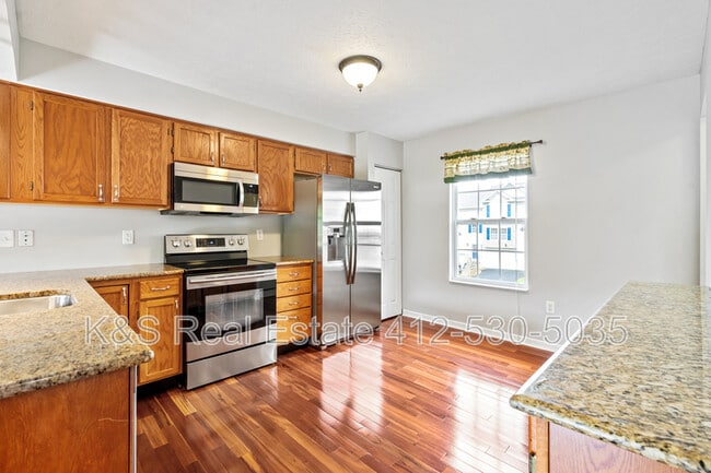 Building Photo - 2711 Canterbury Dr